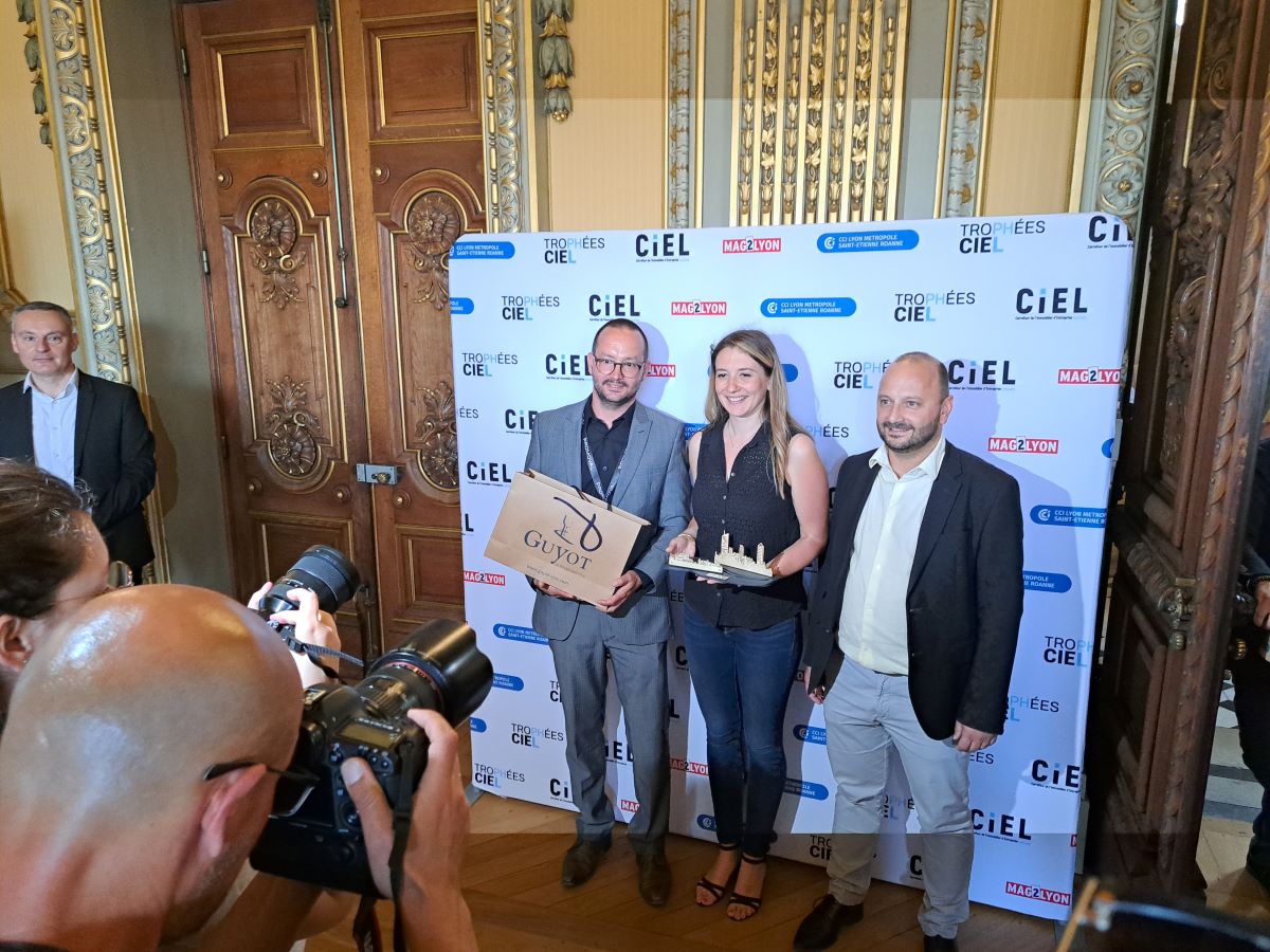 Trophée du salon CIEL – Auris AURA Trophée du salon CIEL - Auris AURA